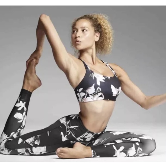 Athleta Magnolia Salutation Stash Pocket Leggings Size Small Floral/Black 305922 - Picture 2 of 13